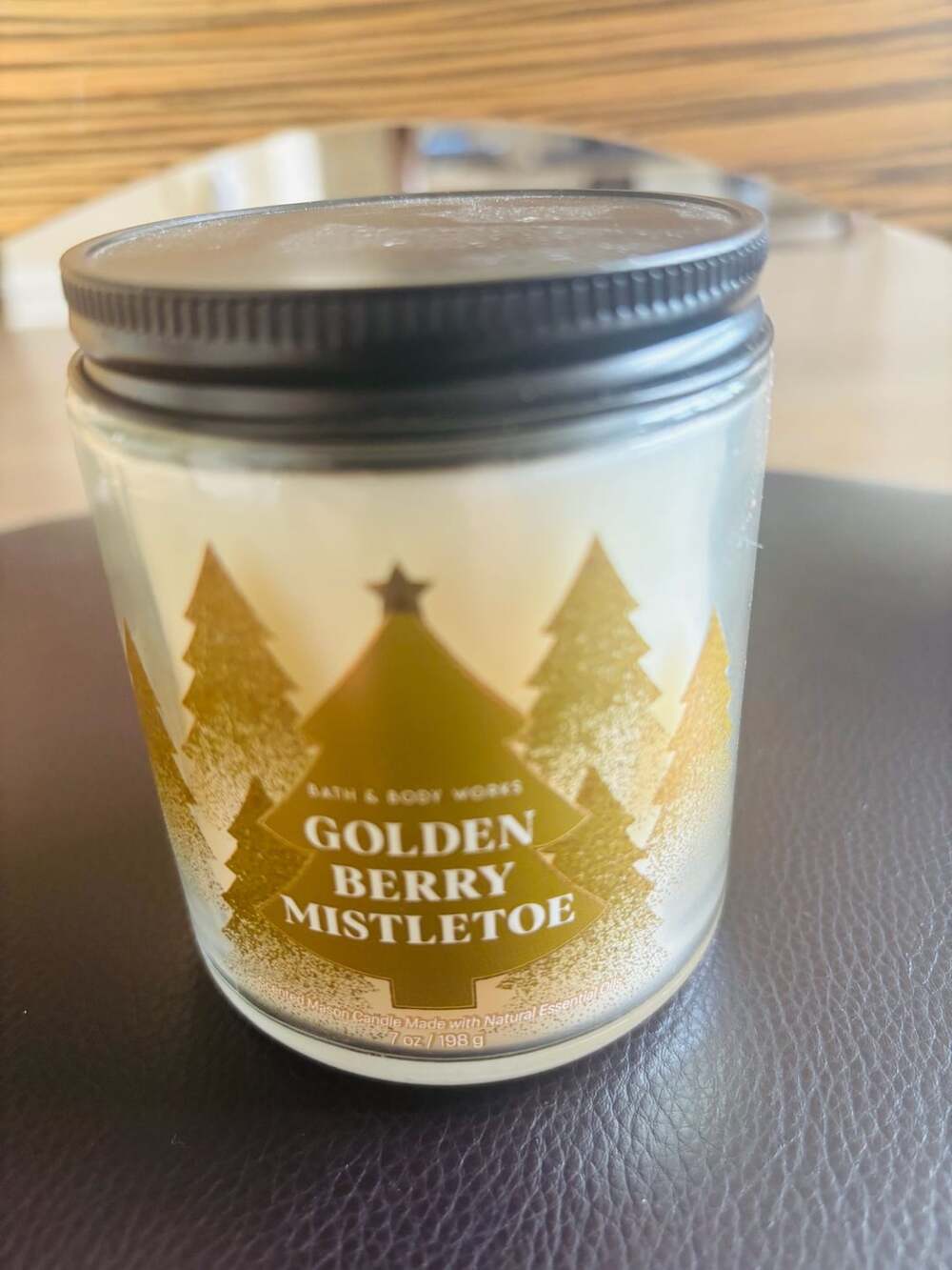 Bath & Body NWT Works Golden Berry Mistletoe 7 oz Scented Mason Candle